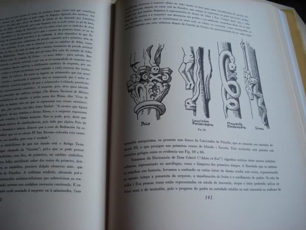 As cruces de pedra na Galiza (Edicin facsimilar, reproduce fielmente, incluso no seu tamao, a edicin orixinal feita en Buenos Aires en 1950)