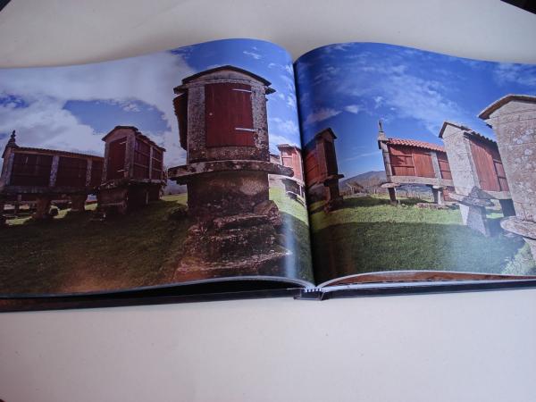 Galicia 360. Fotografas panormicas de Ricardo Cambn en color a dobre pxina sen textos, con ndice de imaxes.