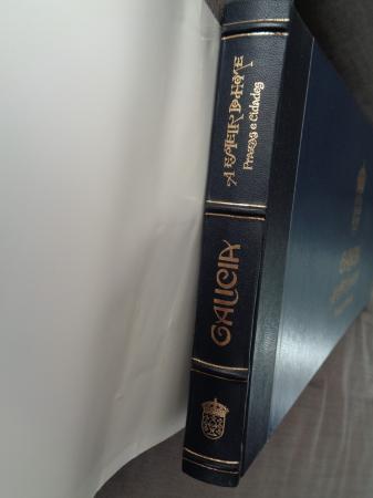 Galicia. A estela do home. Prazas e cidades (Debuxos: Chencho Pardo Valds / Plumias Cndido Pazos / Textos: Eduardo Pardo de Guevara y Valds). Textos en galego-casteln-ingls-francs