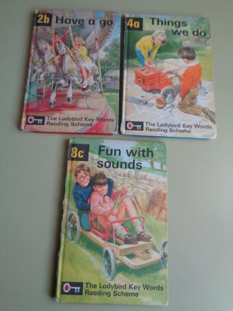 3 libros The Ladybird Key Words. Reading Scheme: Have a go / Things we do / Fun with sounds