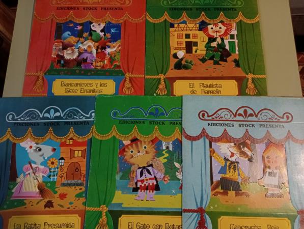 Ediciones Stock Presenta: Blancanieves y los 7 enanitos - El flautista de Hamelin - La ratira presumida - El gato con botas - Caperucita roja