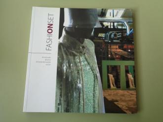 Fashionset. Cat�logo. Annamode: 60 anni di moda femminile sul set.  - Ver os detalles do produto